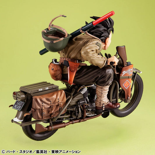 DRAGON BALL Z: Son Goku & Bike - Statue Desktop Real McCoy 18cm