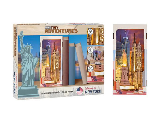 New York Tiny Adventures Book Nook | Revell