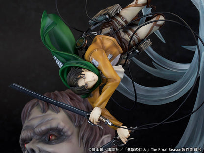 Attack on Titan: Levi vs. Beast Titan Ver.