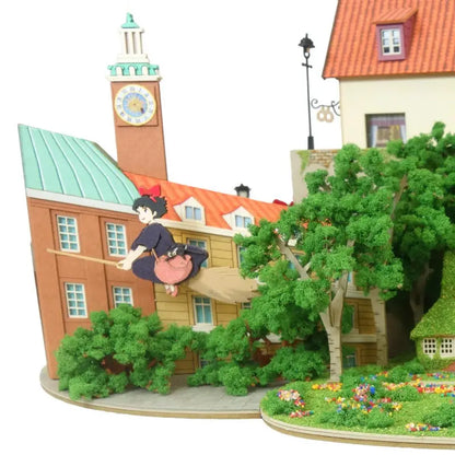 Kiki’s Delivery Service: Stadt & Bäckerei (Non-Scale) - Paper Diorama Kit
