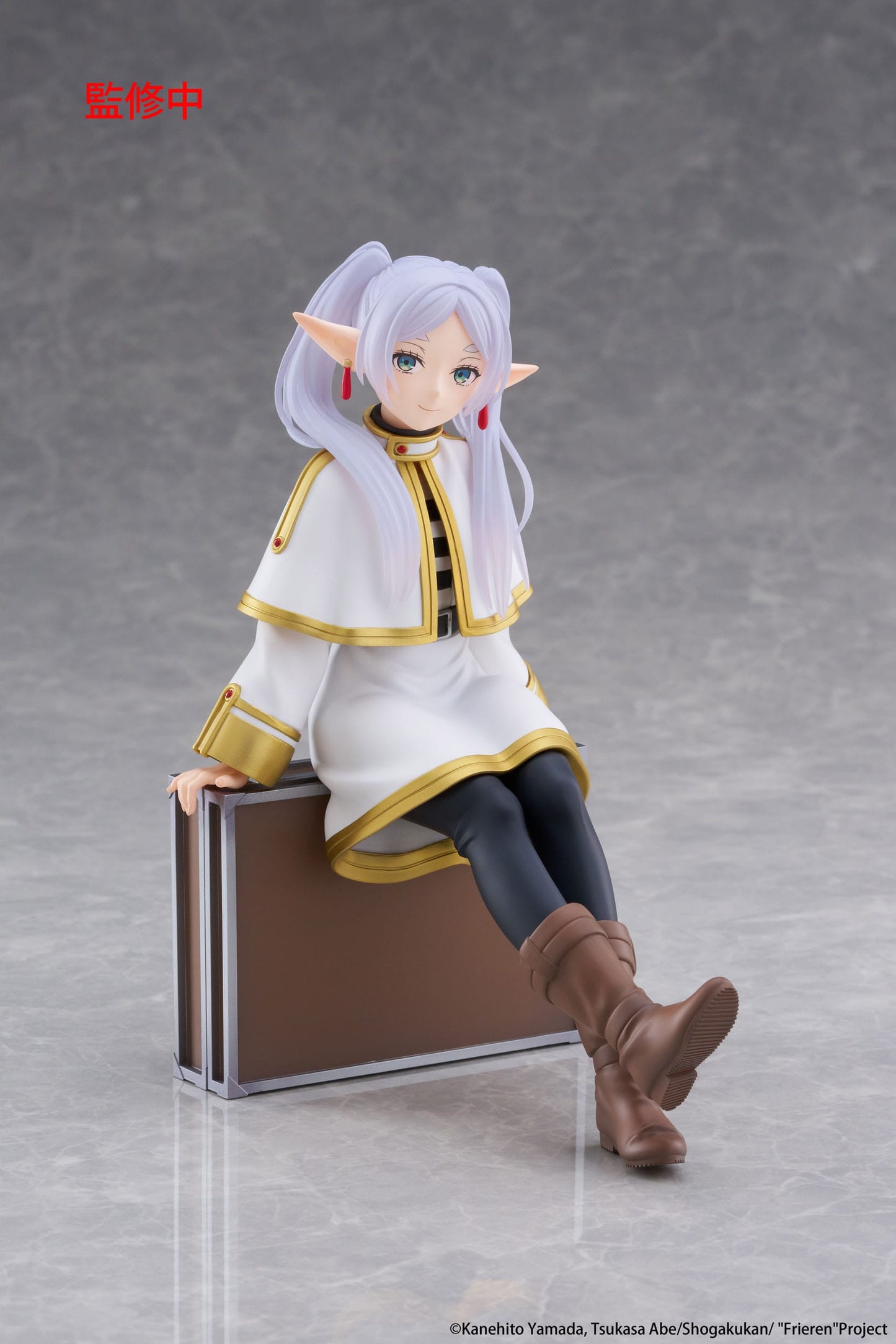 Frieren: Beyond Journey's End: Desktop Cute Frieren Trunk Case Ver. 13 cm