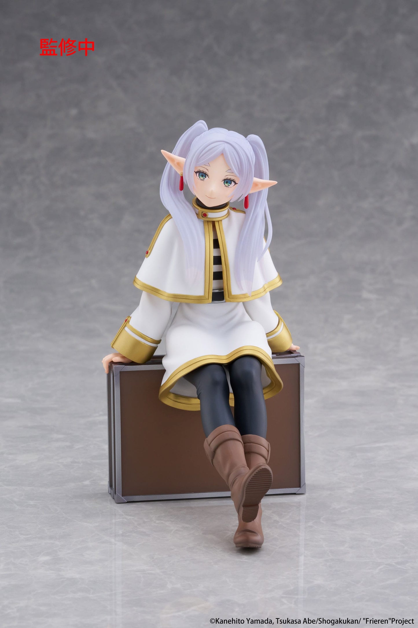 Frieren: Beyond Journey's End: Desktop Cute Frieren Trunk Case Ver. 13 cm